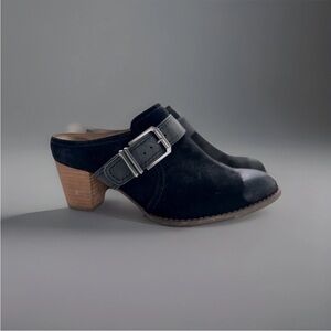 Vionic Black Buckle Heeled  Mule Size 7
